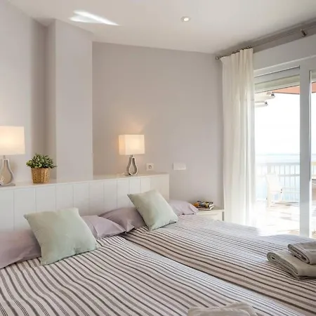 Tgh/ Frente Al Mar *